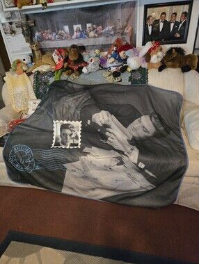 Elvis Black and Gray Graphic Fleece Throw Blanket - Unbranded